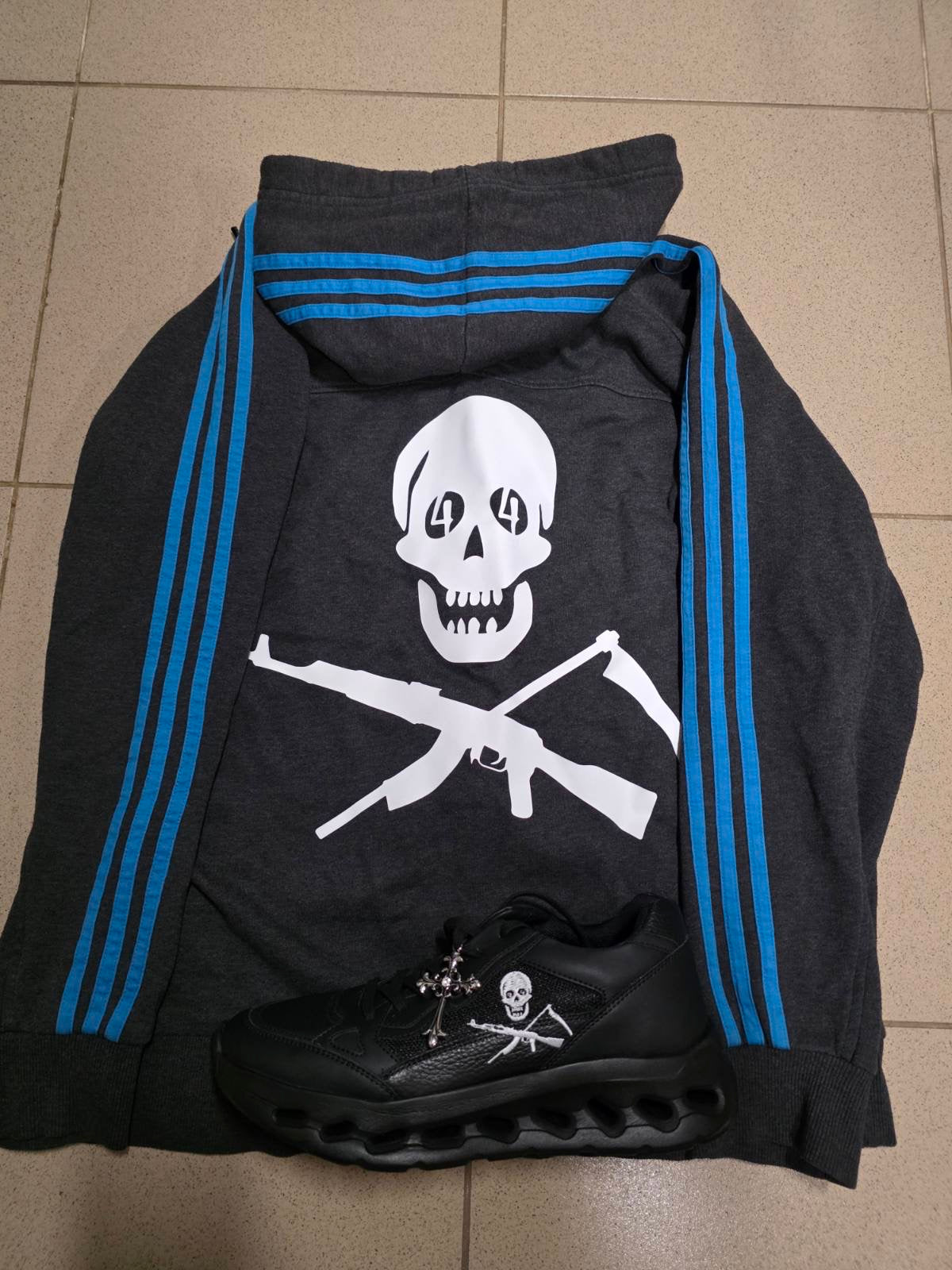 Adidas Essentials + PRIZRAK Nero